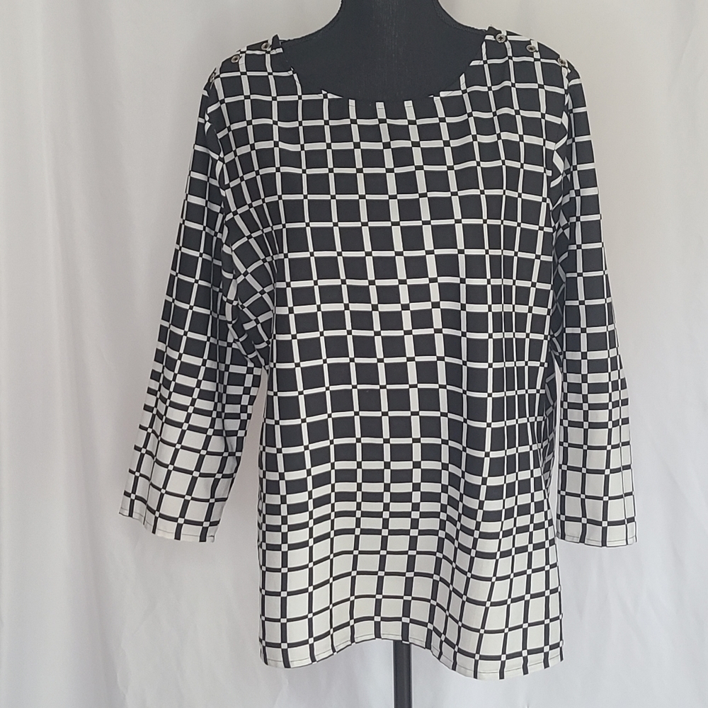 Banana Republic black and white Square blouse XL
